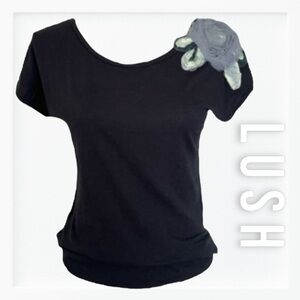 Lush Lightweight Mixed Material Applique Flower Top sz S